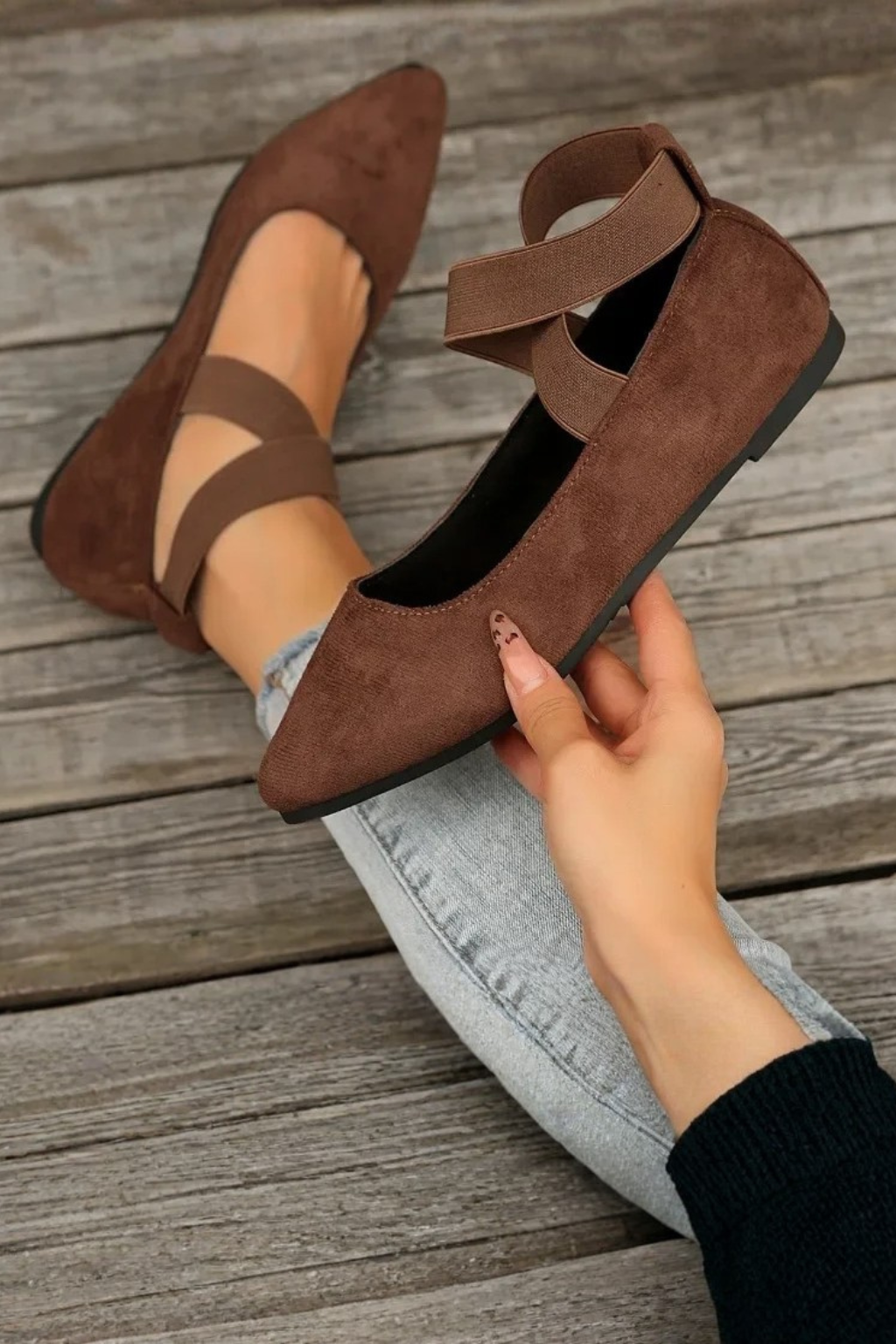 Women's Pointed-Toe Crossover Flats