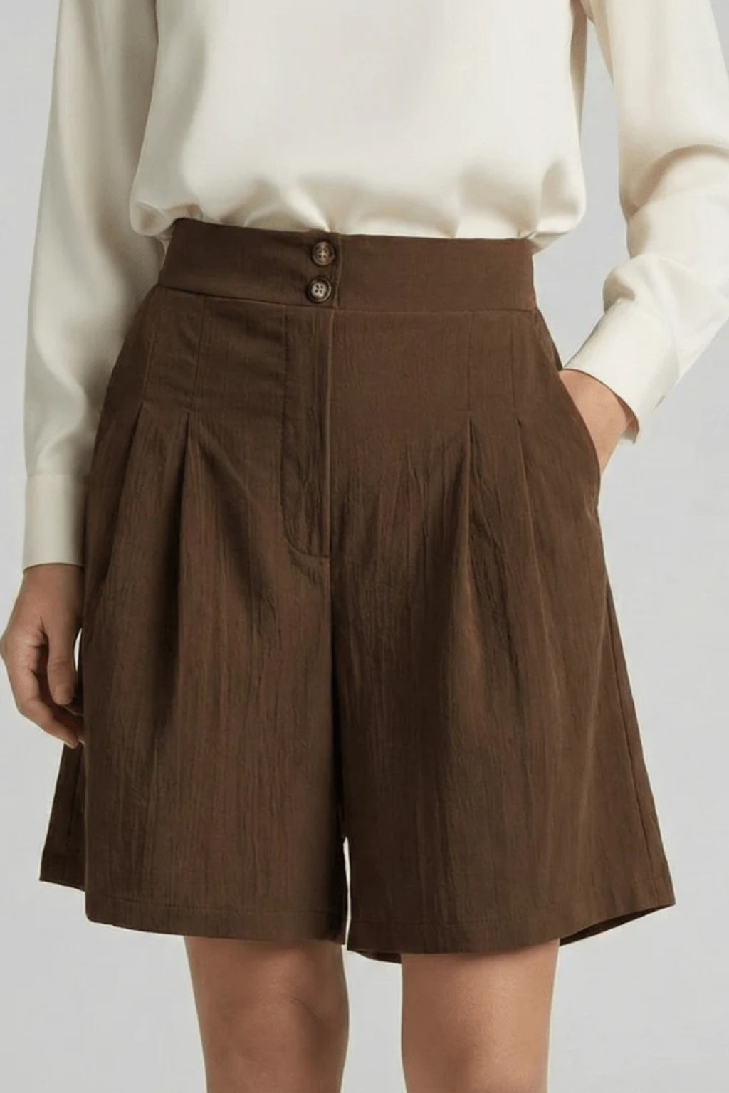 Women's Pleated Tailored Bermuda Shorts