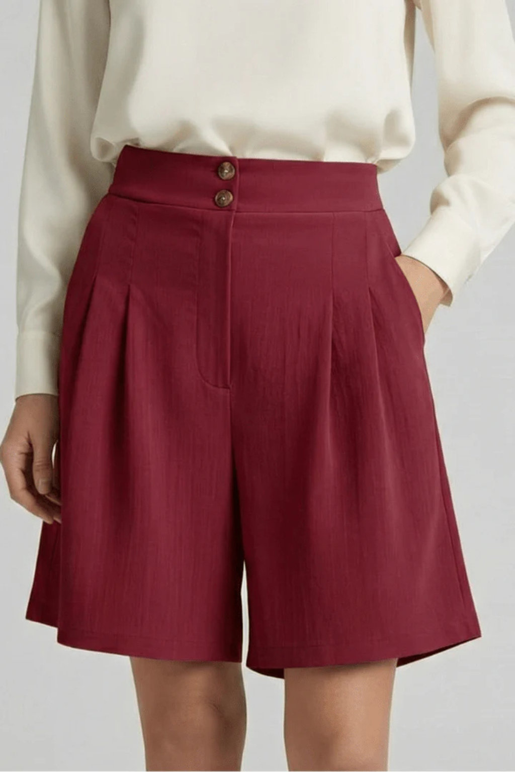 Women's Pleated Tailored Bermuda Shorts