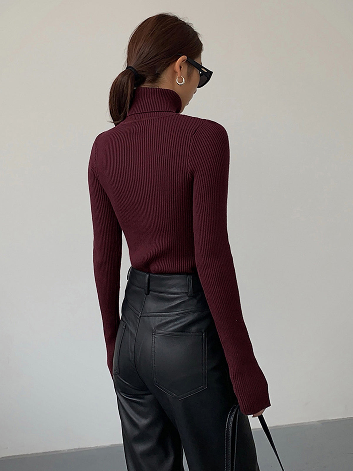 Women’s Minimalist Slim Turtleneck Top