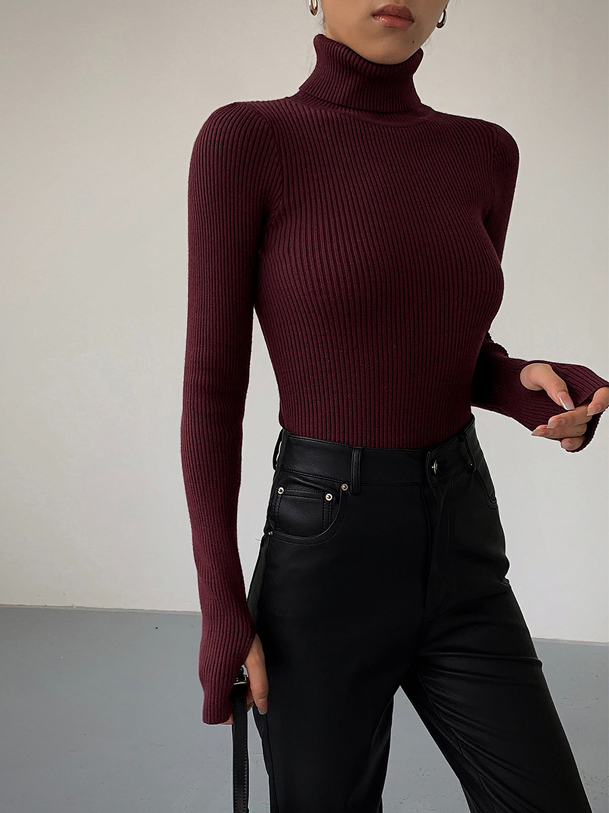 Women’s Minimalist Slim Turtleneck Top