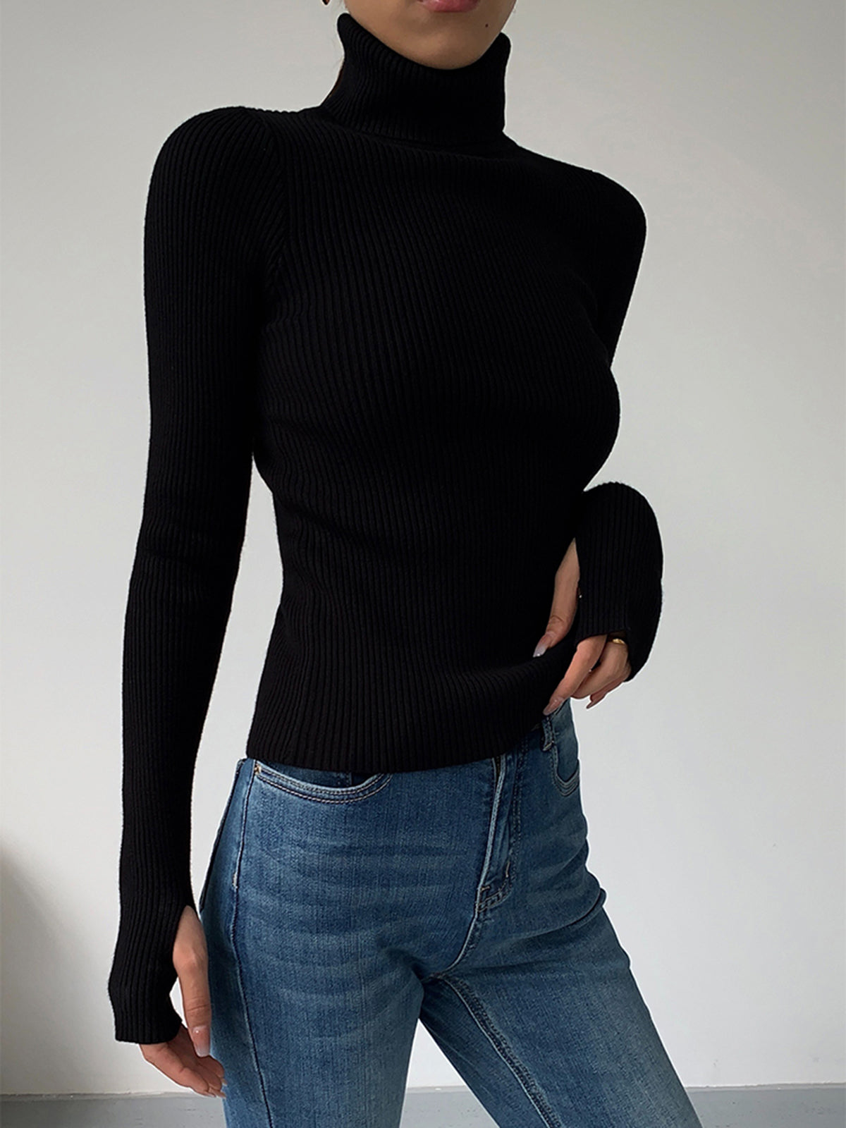 Women’s Minimalist Slim Turtleneck Top