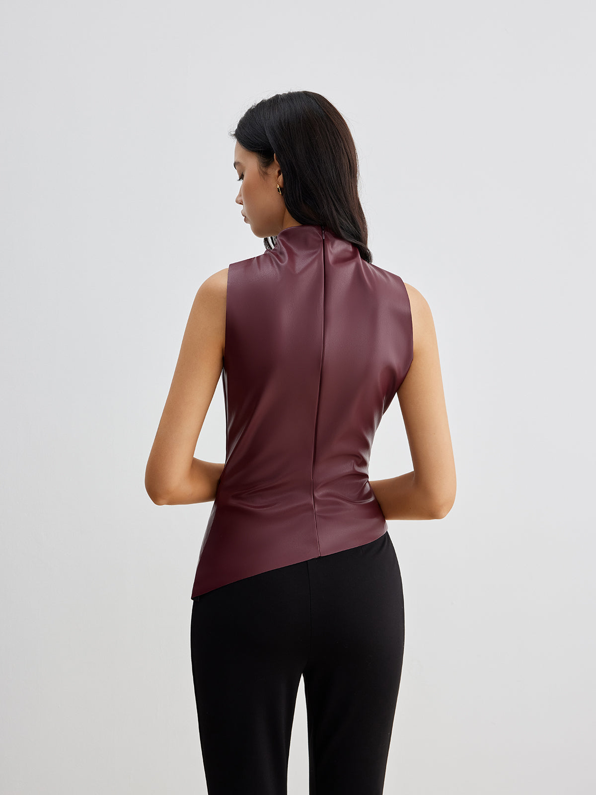 Women’s Sleeveless High Neck Top