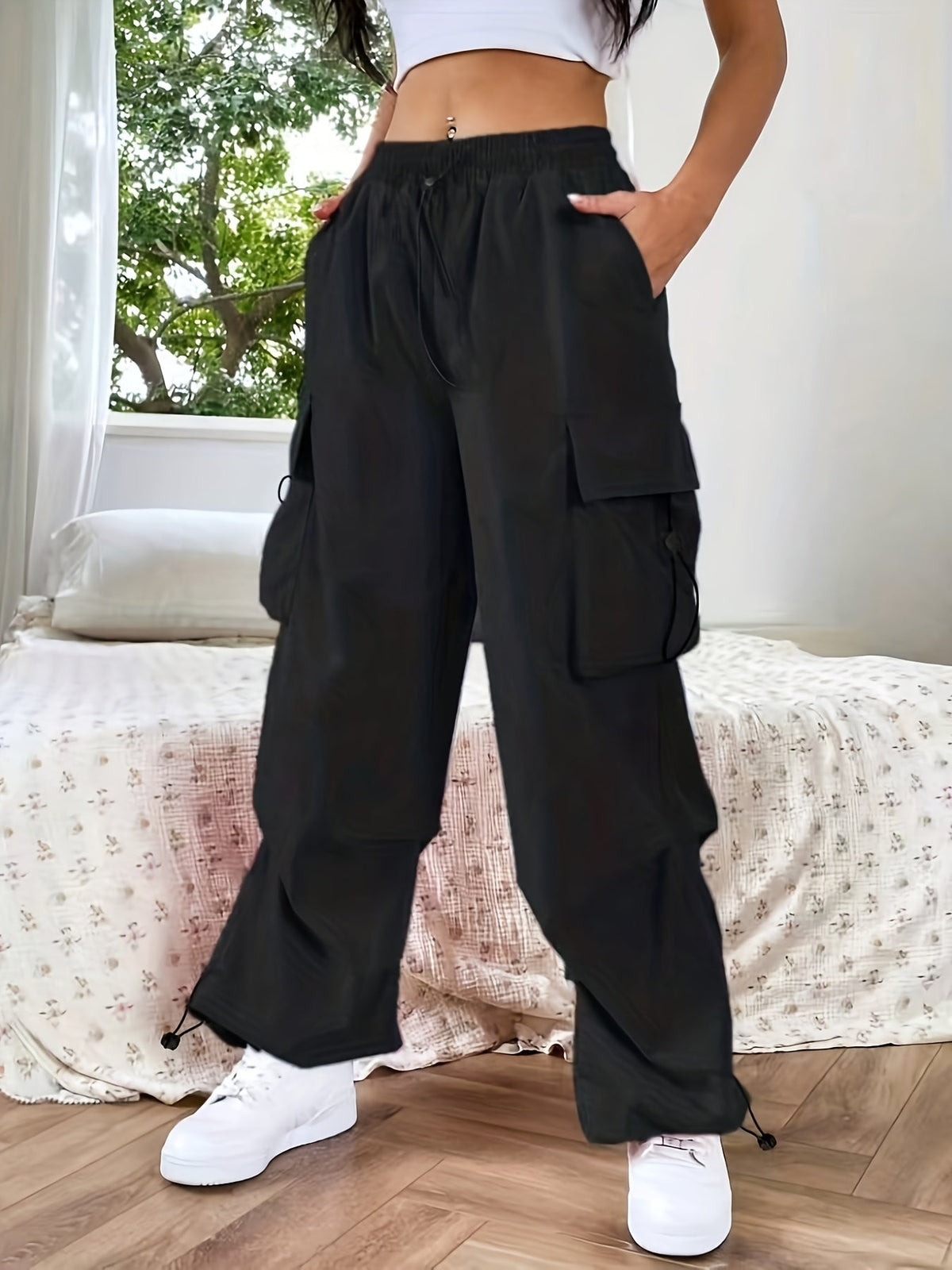 Women’s Wide Leg Cargo Pants