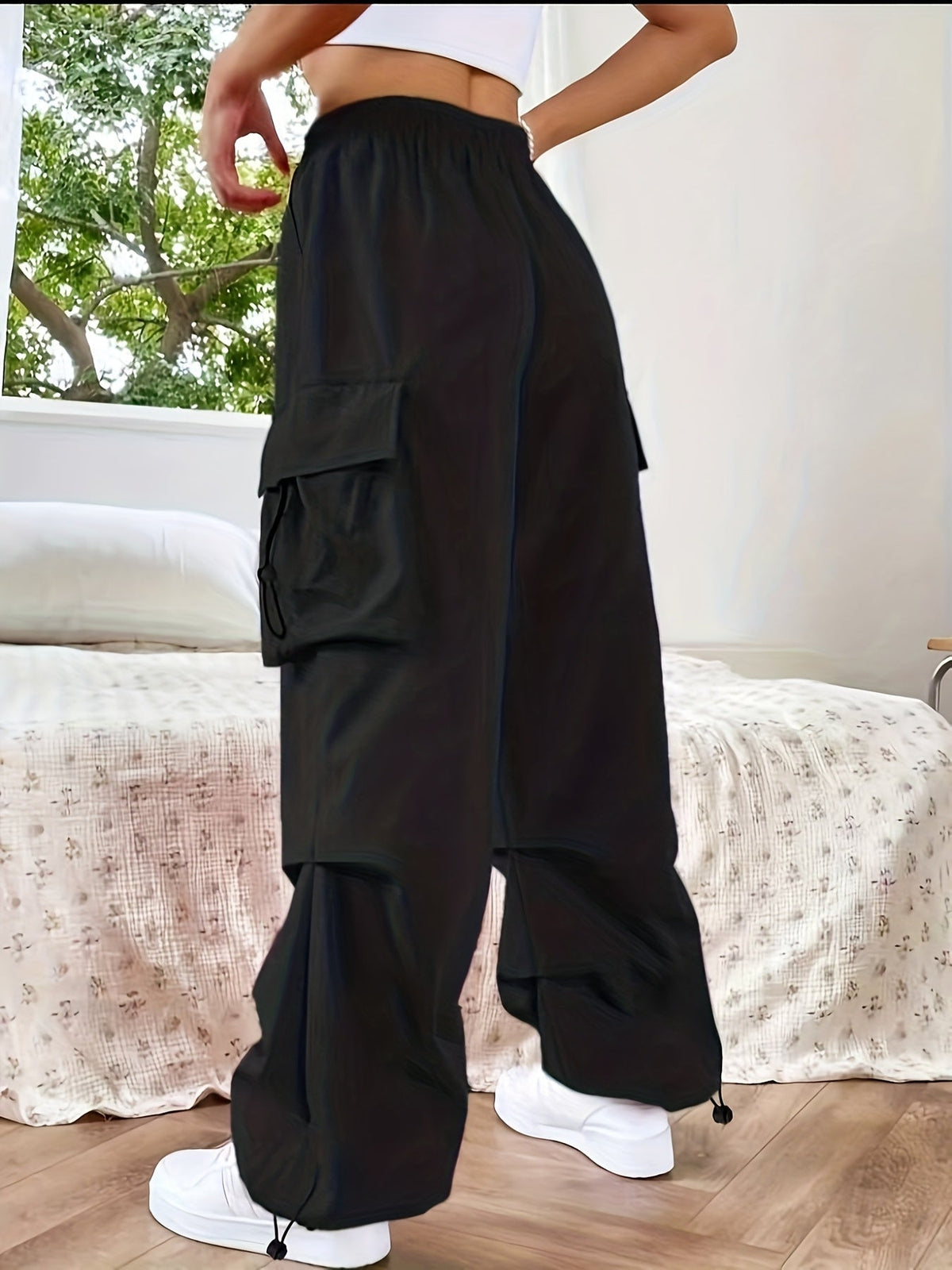 Women’s Wide Leg Cargo Pants
